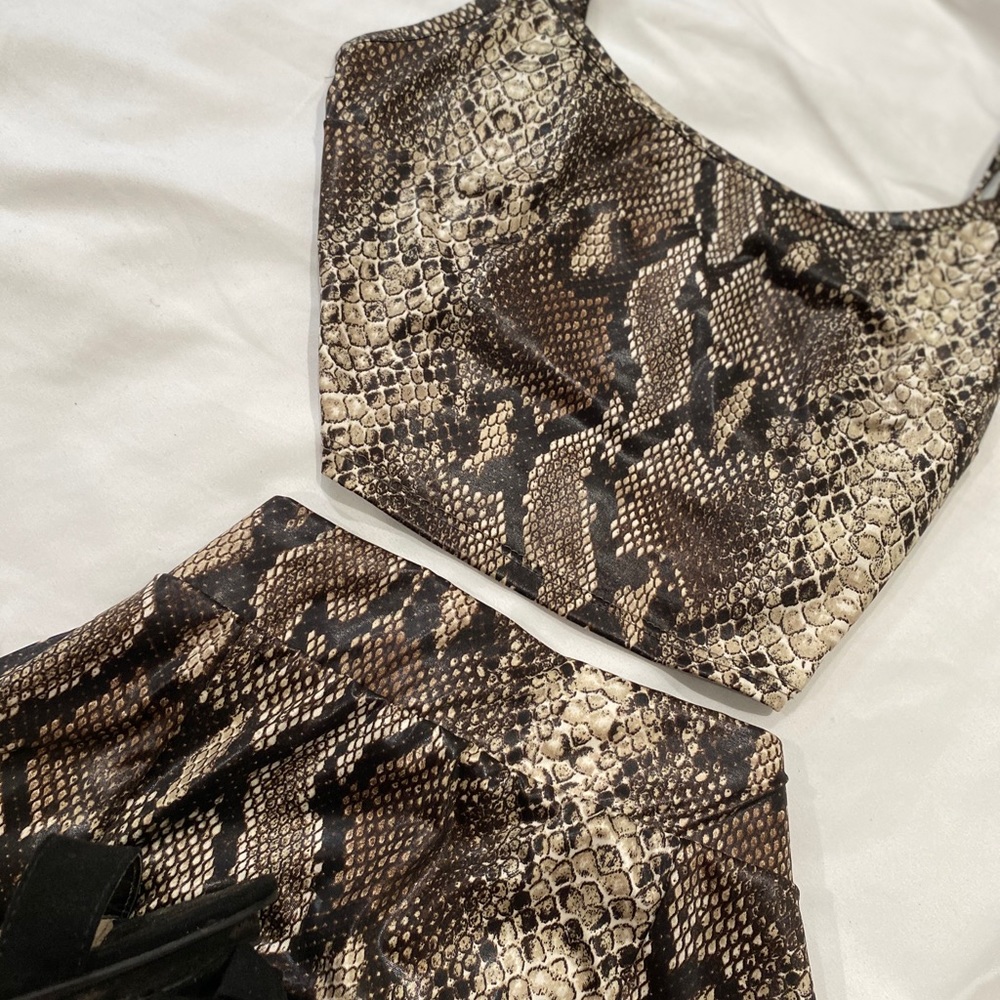 Leopard Two Piece Set - Picture 2 of 3